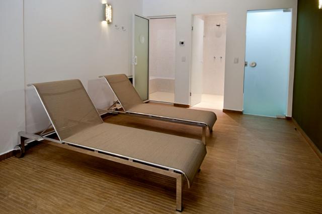 Lorena Cristina Residence